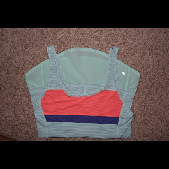 Lululemon tank - Picture 2 of 4